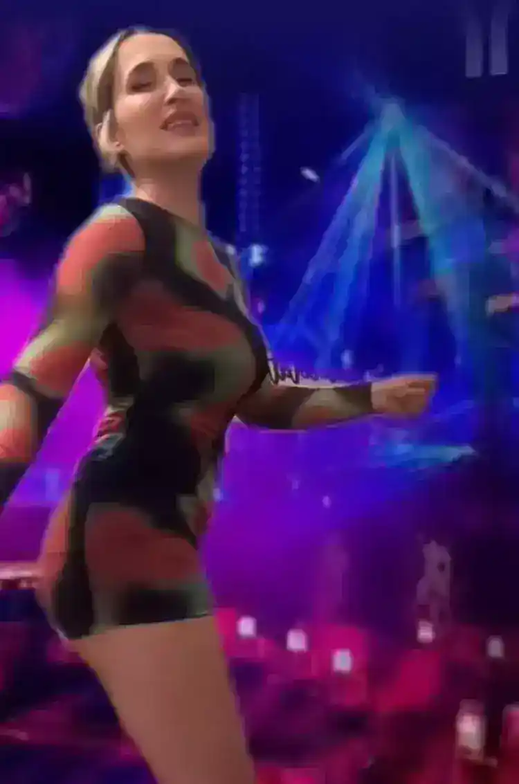65b210b8b83e9d603fb629ba Survivor Sema Aydemir de 'Dilber' dansı modasına uydu