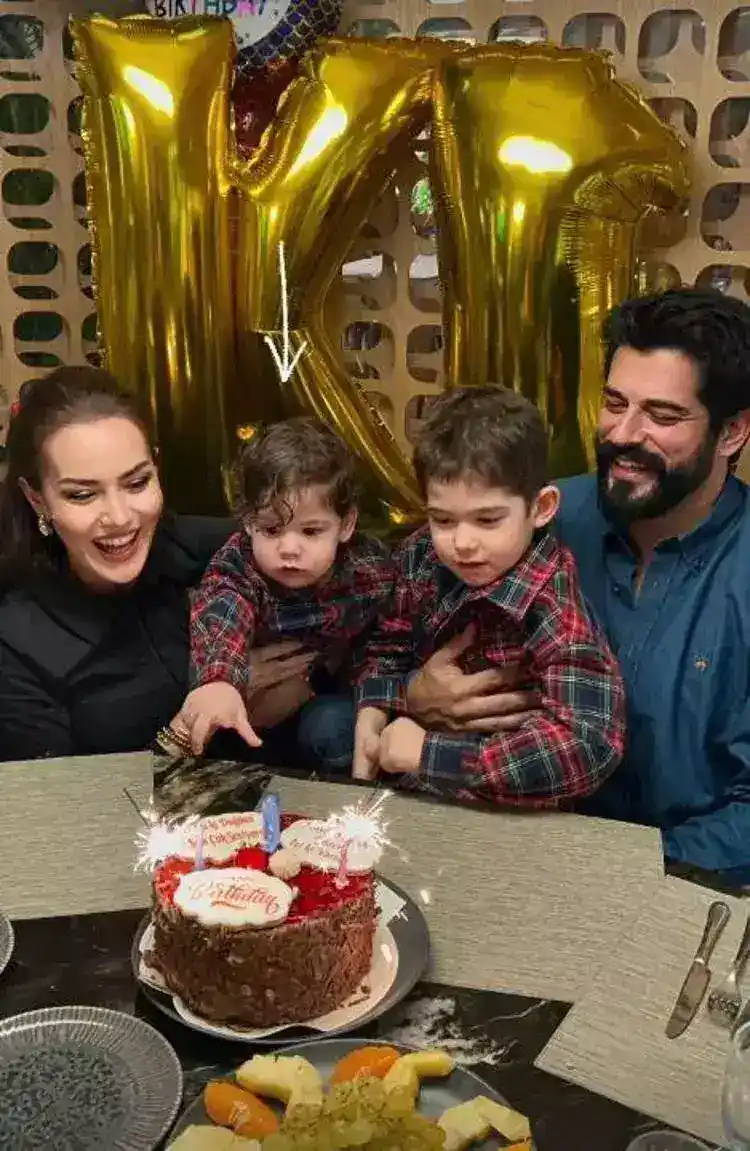 65b748864a1c91cf5e790031 Fahriye Evcen ve Burak Özçivit'ten küçük oğullarına doğum günü partisi