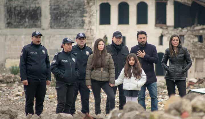 Arka Sokaklar'ın deprem bölgesinde çekilen sahneleri yüreklere dokunacak 1 Arka Sokaklar’ın deprem bölgesinde çekilen sahneleri yüreklere dokunacak