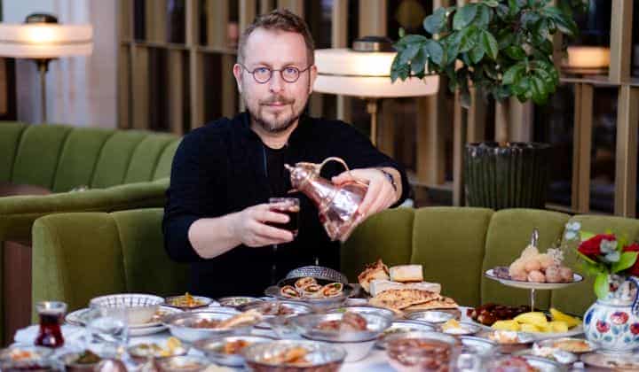 Şef Ömür Akkor imzası Mandarin Oriental Bosphorus, Istanbul iftar sofrasında 1 Şef Ömür Akkor imzası Mandarin Oriental Bosphorus, Istanbul iftar sofrasında