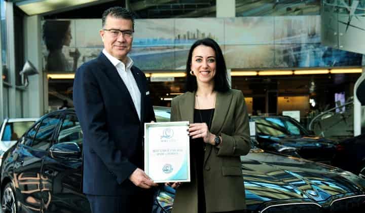 Yeni BMW 5 Serisi, WWCOTY jürisi tarafından 'Yılın En İyi Büyük Otomobili' seçildi 1 Yeni BMW 5 Serisi, WWCOTY jürisi tarafından ‘Yılın En İyi Büyük Otomobili’ seçildi