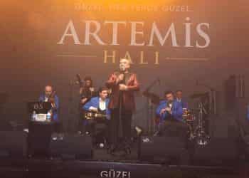 Bülent Serttaş 4.5 saat sahnede kaldı
