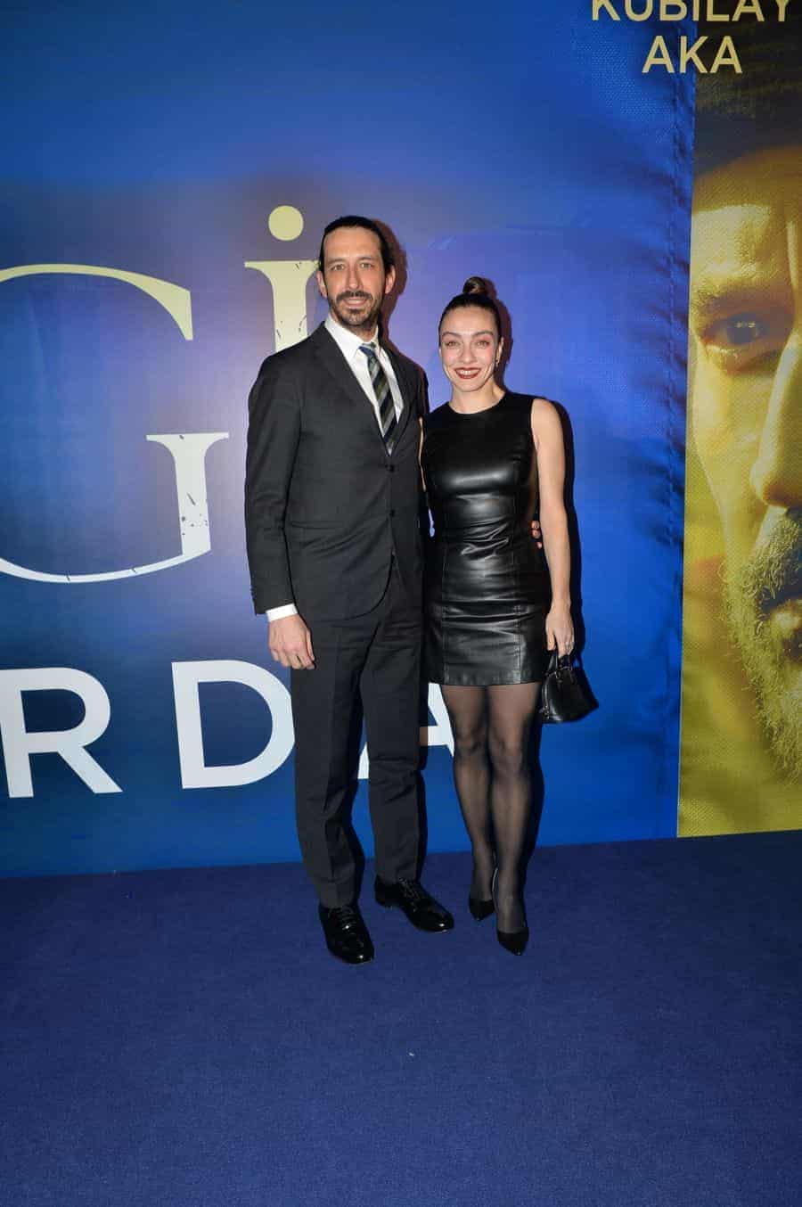 cihanayger mervedizdar Zaferin Rengi filminin galasında milli duygular tavan yaptı