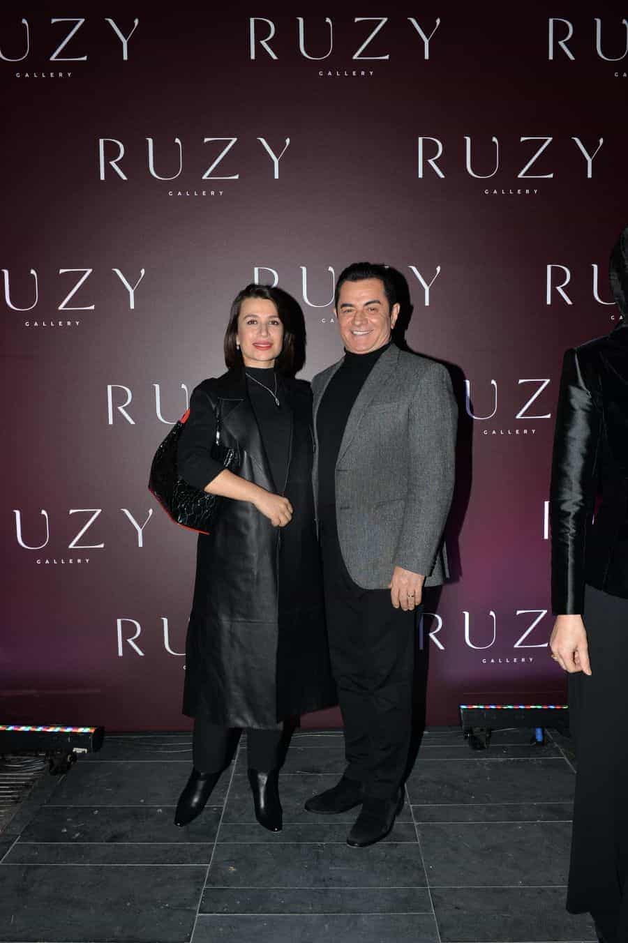demet hakan ates Çağdaş Sanat’ın İstanbul’daki yeni adresi Ruzy Gallery’ye görkemli açılış