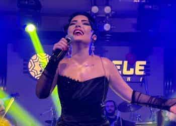 Duygu Kutlu sahneden sahneye koşuyor