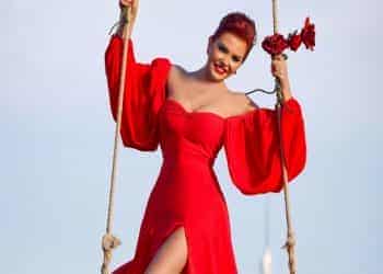 Yelda Başaran modellikte de iddialı