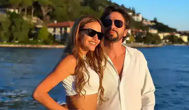 Çağla Gizem Şahin'den karnı burnunda paylaşım 2 Çağla Gizem Şahin’den karnı burnunda paylaşım