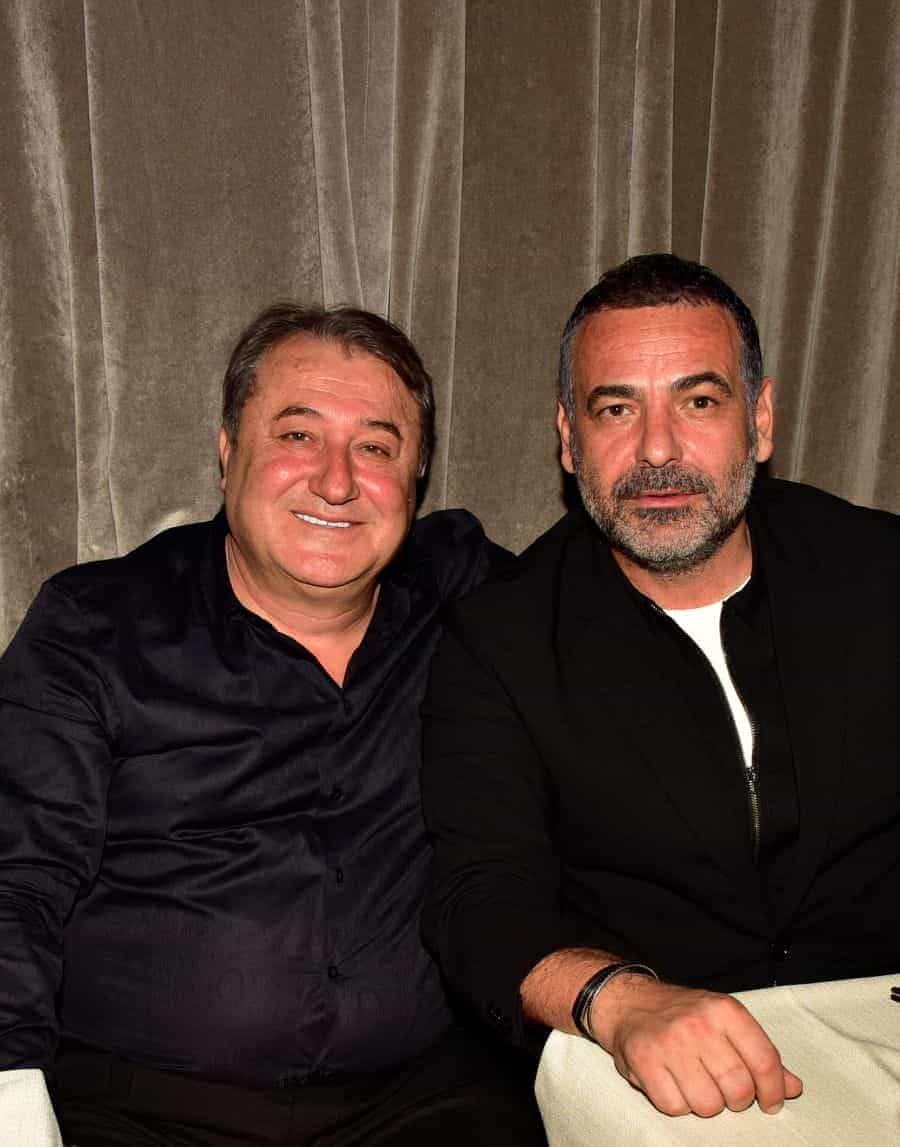 İsmail Özkan, Zorlu Center’da bulunan Le Baron’da muhteşem bir geceye imza attı 5 kepi İsmail Özkan, Zorlu Center’da bulunan Le Baron’da muhteşem bir geceye imza attı