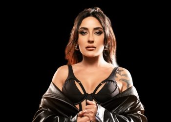 Melek Mosso yeni teklisinde hayranlarına sürpriz yaptı