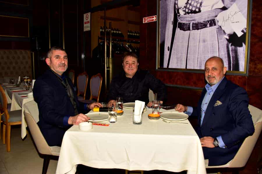 İsmail Özkan, Zorlu Center’da bulunan Le Baron’da muhteşem bir geceye imza attı 4 ozkankonser İsmail Özkan, Zorlu Center’da bulunan Le Baron’da muhteşem bir geceye imza attı