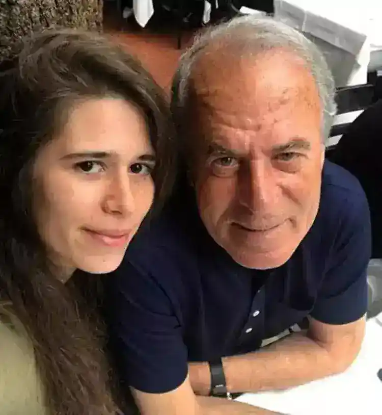 Ünlüler yerel seçimde birbirleriyle yarıştı 5 660a6fe0db25c8c279f0a8fa Ünlüler yerel seçimde birbirleriyle yarıştı