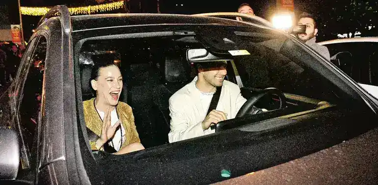 Serenay Sarıkaya ile Mert Demir artık ilişkilerini gizlemiyor 3 6627e7e75756fe619535e206 Serenay Sarıkaya ile Mert Demir artık ilişkilerini gizlemiyor