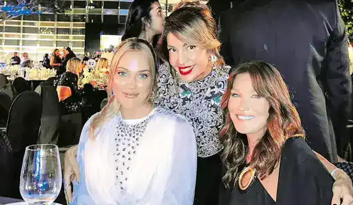 Meryem Uzerli, lider konuşmacılardan biri olarak Dubai'ye gitti 1 Meryem Uzerli, lider konuşmacılardan biri olarak Dubai’ye gitti