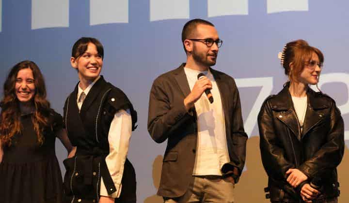 Ozan Yoleri'nin ödüllü filmi 'Başlangıçlar' Türkiye prömiyerini İstanbul Film Festivali'nde gerçekleştirdi 2 Ozan Yoleri’nin ödüllü filmi ‘Başlangıçlar’ Türkiye prömiyerini İstanbul Film Festivali’nde gerçekleştirdi