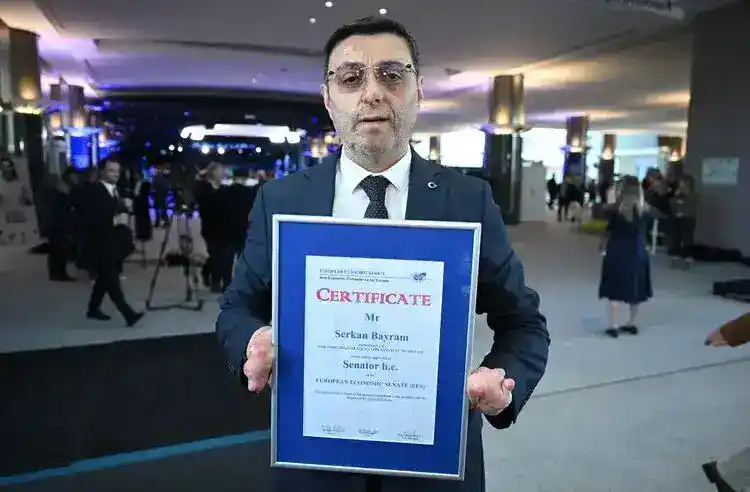 AK Parti İstanbul Milletvekili Serkan Bayram: Barış istiyoruz, engelsiz bir dünya ve engelsiz bir Türkiye istiyoruz. 3 serkan bayram AK Parti İstanbul Milletvekili Serkan Bayram: Barış istiyoruz, engelsiz bir dünya ve engelsiz bir Türkiye istiyoruz.