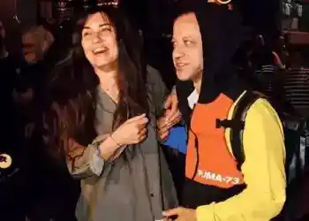Paris’ten iş için dönen Tuba Büyüküstün soluğu İstanbul gecelerinde aldı