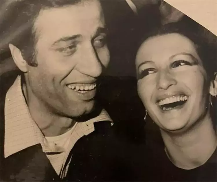 6631d643353ac68f0aa78e4e Gül Sunal, Kemal Sunal ile evlilik yıl dönümlerini kutladı