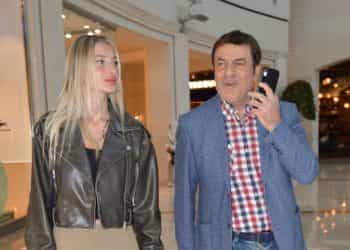 Coşkun Sabah kızı Roza ile alışveriş turunda