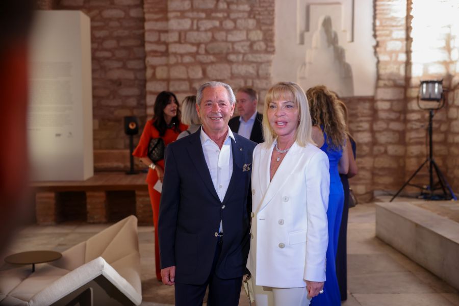 Pierre Paulin’in eserleri Artsa Consultancy işbirliği ile İstanbul’da 5 erol tilda tezman Pierre Paulin’in eserleri Artsa Consultancy işbirliği ile İstanbul’da