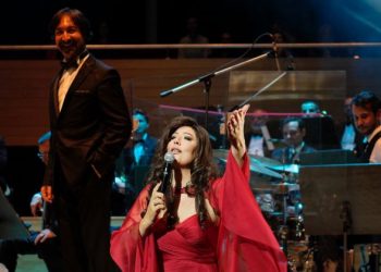 Işın Karaca’dan 65 kişilik dev orkestra ile senfonik konser