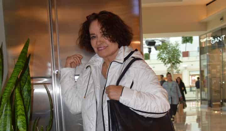 Müjde Ar’dan Cannes’a katılan güzellerimize destek