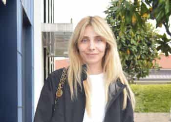 Alışveriş turunda görüntülenen Nur Fettahoğlu doğal güzelliğiyle dikkat çekti