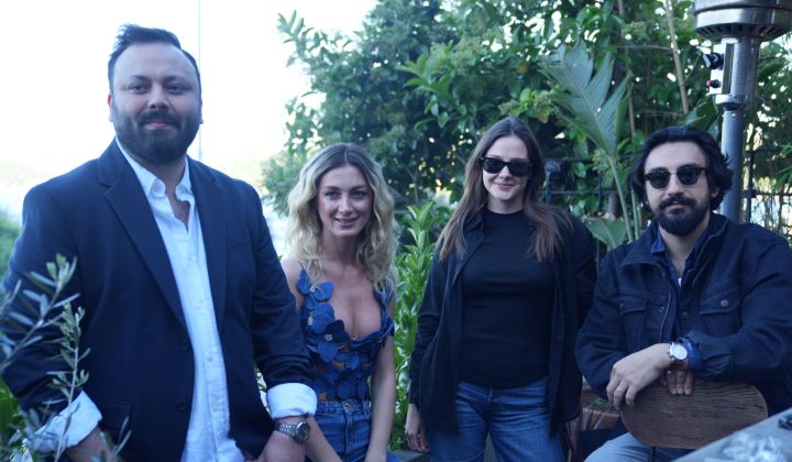 Teras Emirgan, yeni sezonu Tuğba Atasoy’un yeni koleksiyonu Orchidaceae ile karşıladı 1 Teras Emirgan, yeni sezonu Tuğba Atasoy’un yeni koleksiyonu Orchidaceae ile karşıladı