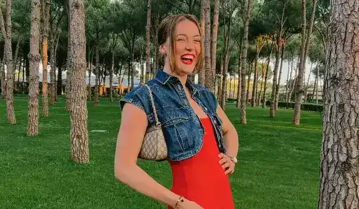 Zehra Güneş, İspanya tatilinden attığı fotoğraflarla sosyal medyayı yıktı geçti