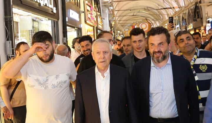 Aziz Yıldırım, Kapalıçarşı'da kuyumcularla buluştu 1 Aziz Yıldırım, Kapalıçarşı’da kuyumcularla buluştu