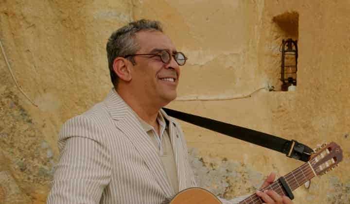 Ege'den ritmik renkli bir yaz şarkısı: Hurma Gözlüm 1 Ege’den ritmik renkli bir yaz şarkısı: Hurma Gözlüm