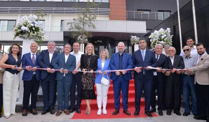 Ünlü isimler FT Lotus Thermal Trademark Collection açılışında buluştu 1 Ünlü isimler FT Lotus Thermal Trademark Collection açılışında buluştu