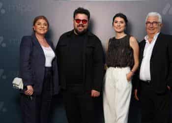 Mipo ve Eser Yenenler’den teknoloji şovu: Yerli telefon markası sahneye çıktı