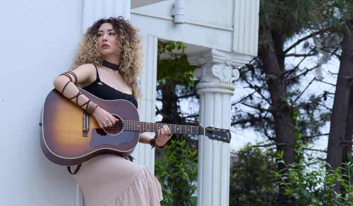 Sena Şener'den sevilen şarkısı 'Teni Tenime'ye akustik versiyon 1 Sena Şener’den sevilen şarkısı ‘Teni Tenime’ye akustik versiyon