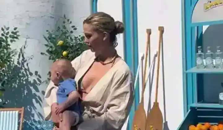 Yasemin Şefkatli ikiz bebeklerini paylaştı!