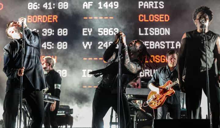 Massive Attack, İstanbul'da unutulmaz bir konsere imza attı 2 Massive Attack, İstanbul’da unutulmaz bir konsere imza attı