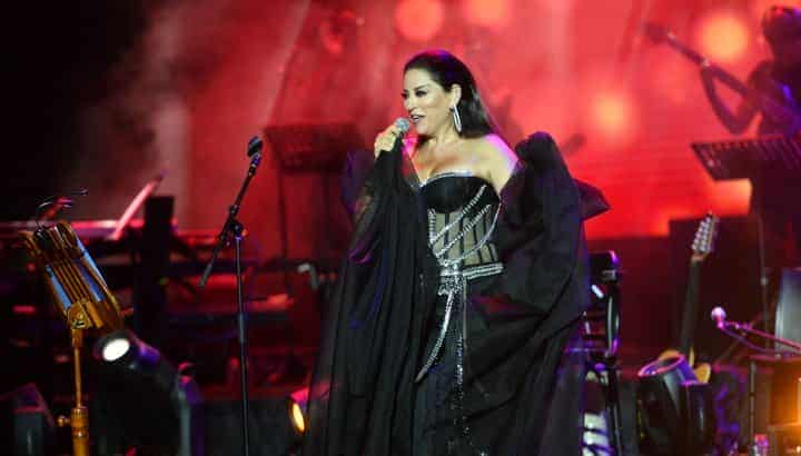 Yeni şarkısının klibi için 13 kilo verdi 1 Aşkın Nur Yengi senfonik konserleri ile Harbiye’de