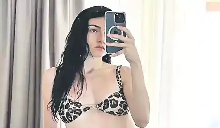 Evi barkı yok ama aynası var 3 Evi barkı yok ama aynası var