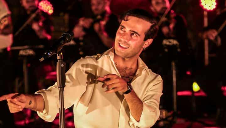 Mert Demir, Efes Antik Tiyatro konserlerinin açılışını yaptı 1 Mert Demir, Efes Antik Tiyatro konserlerinin açılışını yaptı