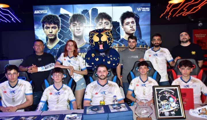 Istanbul Wildcats PUBGM takımı Dünya Şampiyonası'na hazır 5 Istanbul Wildcats PUBGM takımı Dünya Şampiyonası’na hazır