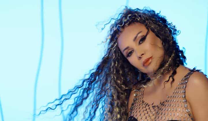 Sevda Onat, 'Akdeniz Akşamları'nı yeniden yorumladı 1 Sevda Onat, ‘Akdeniz Akşamları’nı yeniden yorumladı