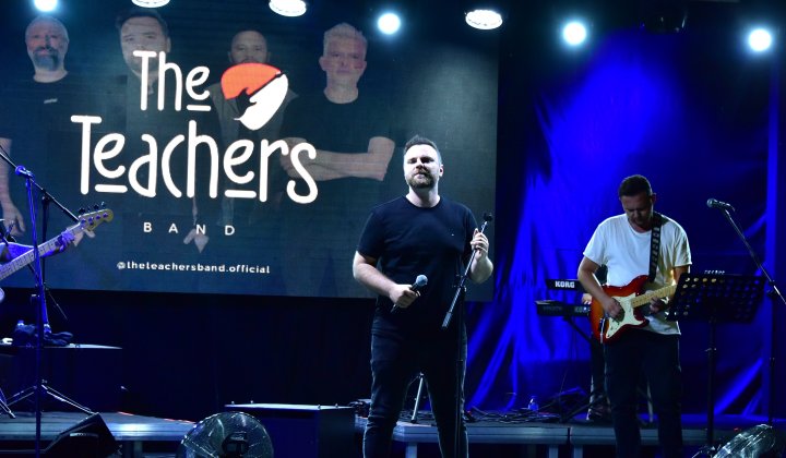 Azka Otel’de öğretmenlerden müzik ziyafeti