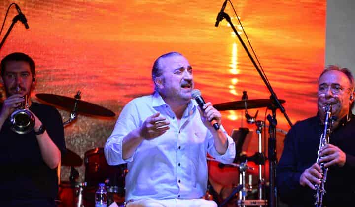 Üzüm Kızı'nda Volkan Konak ile unutulmaz bir gece 1 Üzüm Kızı’nda Volkan Konak ile unutulmaz bir gece