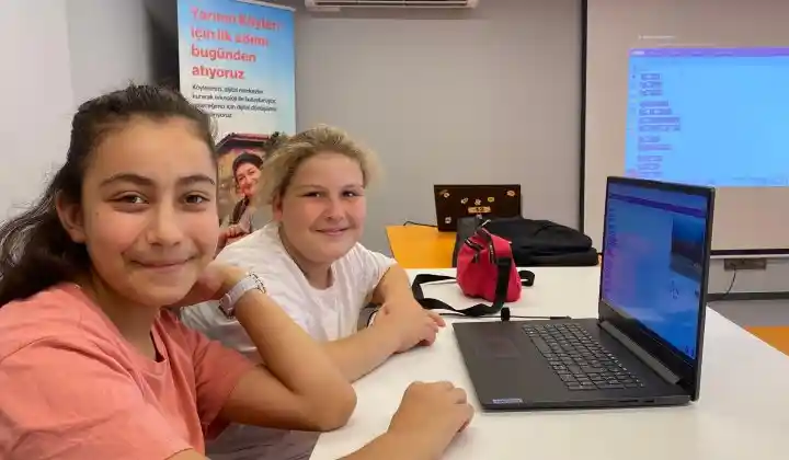 ‘Yarının Köyleri’ ile yaz aylarında 300’ü aşkın kadın, çocuk ve genç geleceğe hazırlandı