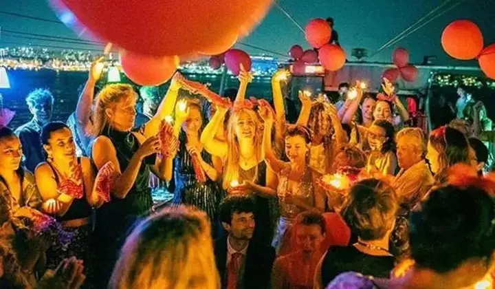 Ece Yüksel kına gecesi yaptı 3 Ece Yüksel kına gecesi yaptı