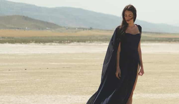 Dilan Çiçek Deniz, Tuz Gölü’nde kamera karşısına geçti