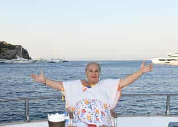 Sibel Vatandost’un tekne keyfi Quality sayfalarında