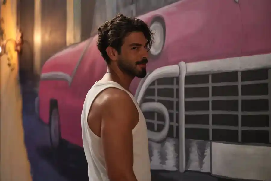 Seda Bakan ve Hadise’nin başrolünde olduğu 'Esas Oğlan' yakında sadece GAİN’de 3 sukru ozyildiz esas Seda Bakan ve Hadise’nin başrolünde olduğu 'Esas Oğlan' yakında sadece GAİN’de
