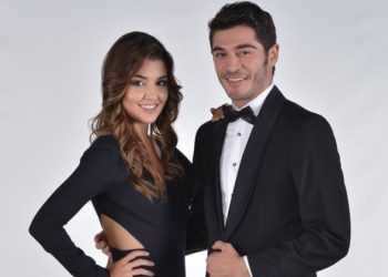 Hande Erçel ve Burak Deniz’e Seul’den ödül!