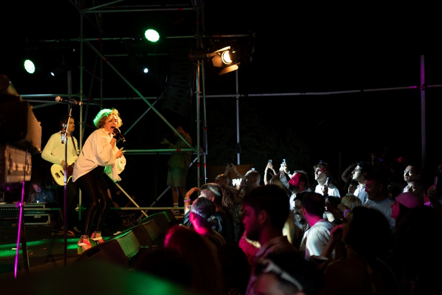 1725968967 YNS04565 900 Bu yıl birlikte büyümenin, dönüşmenin ve yaratmanın gücünün peşine düşen 8. Bozcaada Caz Festivali sona erdi