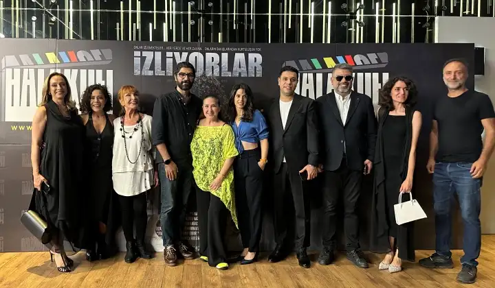 'İzliyorlar' filminin gösterimi yapıldı 2 ‘İzliyorlar’ filminin gösterimi yapıldı